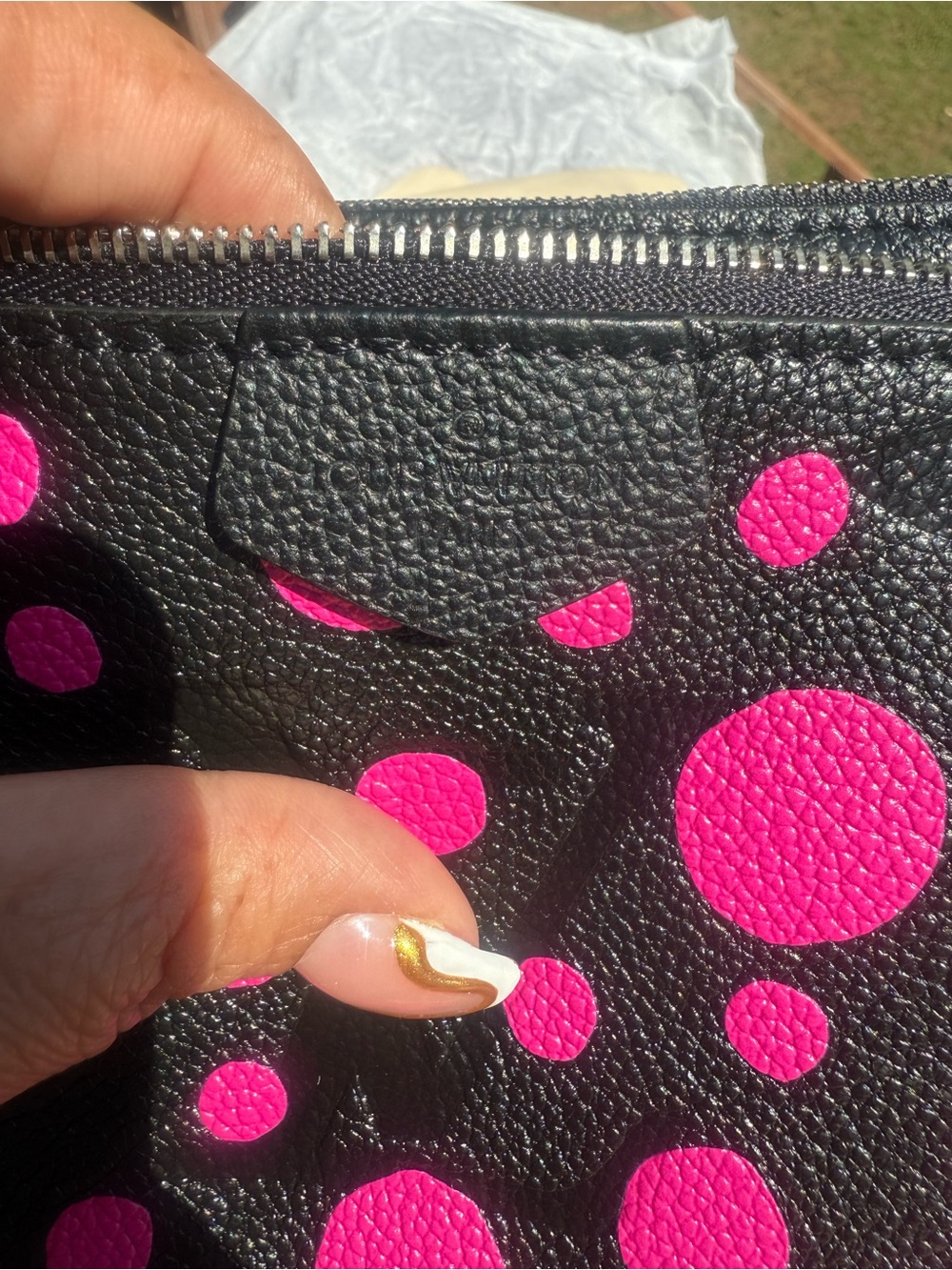 Limited edition Louis Vuitton Black Leather Crossbody with Hot Pink Polka Dots - Picture 10 of 10